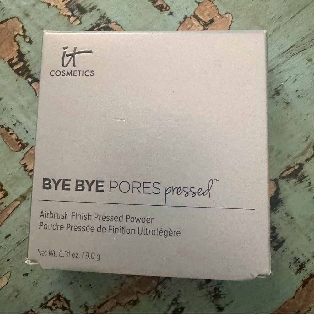 IT Cosmetics Bye Bye Pores Pressed Powder - Translucent